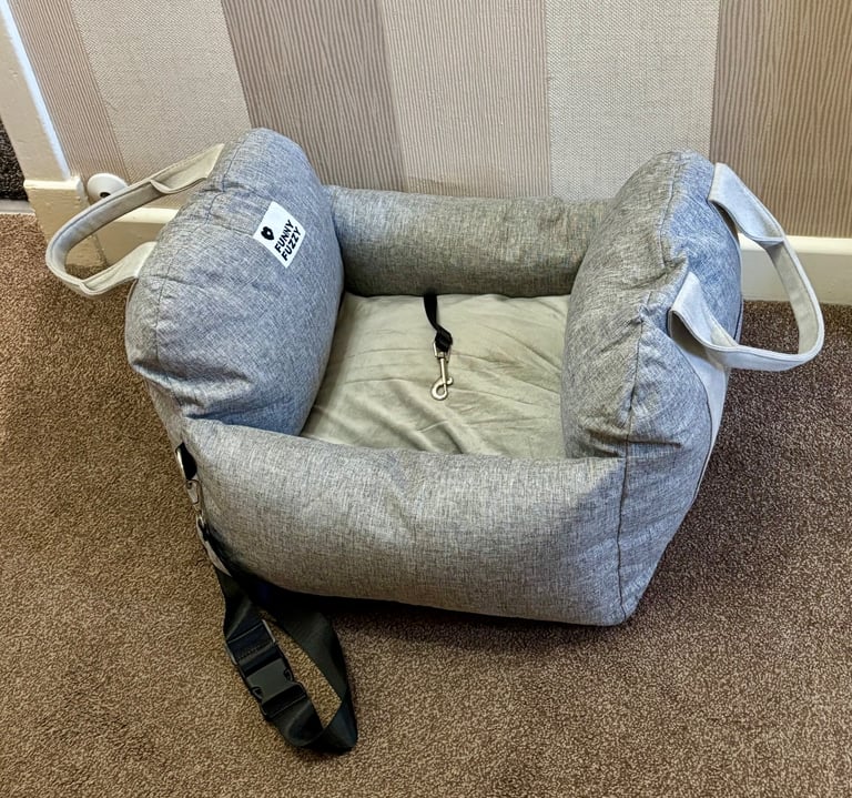 Funny Fuzzy 3 in 1 “Gym Bag” style Dog/Pet Carrier, Bed and Car Seat BNWOT