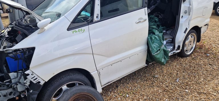 **BREAKING** FRONT SCREEN EXSAUST TOYOTA ALPHARD ALSO BODYSHOP 