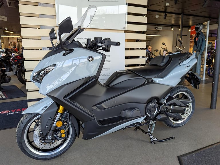 NEW '25 Yamaha TMAX Tech MAX. Ceramic Grey. £14,400 On The Road (No Added Fees)