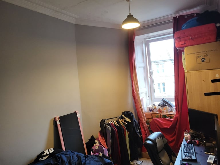 Room to rent in Leith near Leith walk and tram