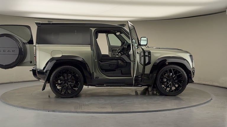 2024 Land Rover Defender 3.0 D300 X-Dynamic HSE 90 3dr Auto ESTATE DIESEL Automatic