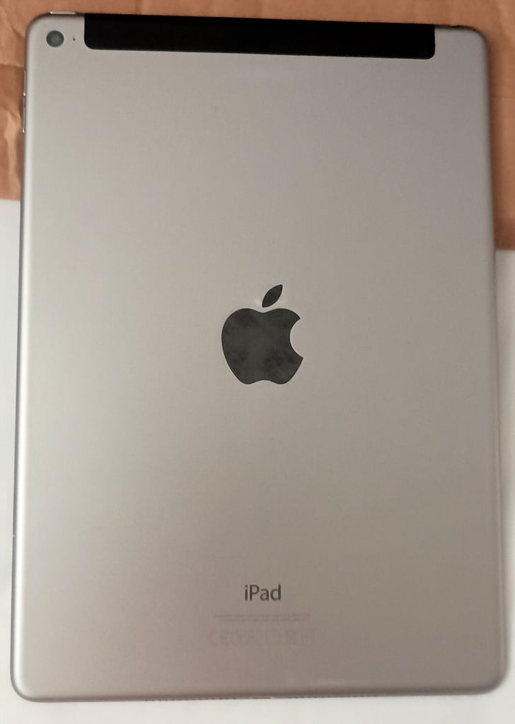 Ipad Air2 64gb with Sim Slot in Very Good Condition