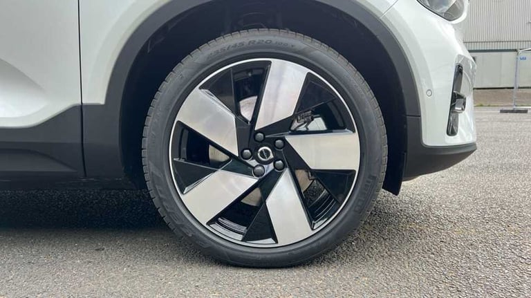 2025 Volvo EX40 185kW Extended Range Ultra 78kWh 5dr Auto Estate Electric Automatic