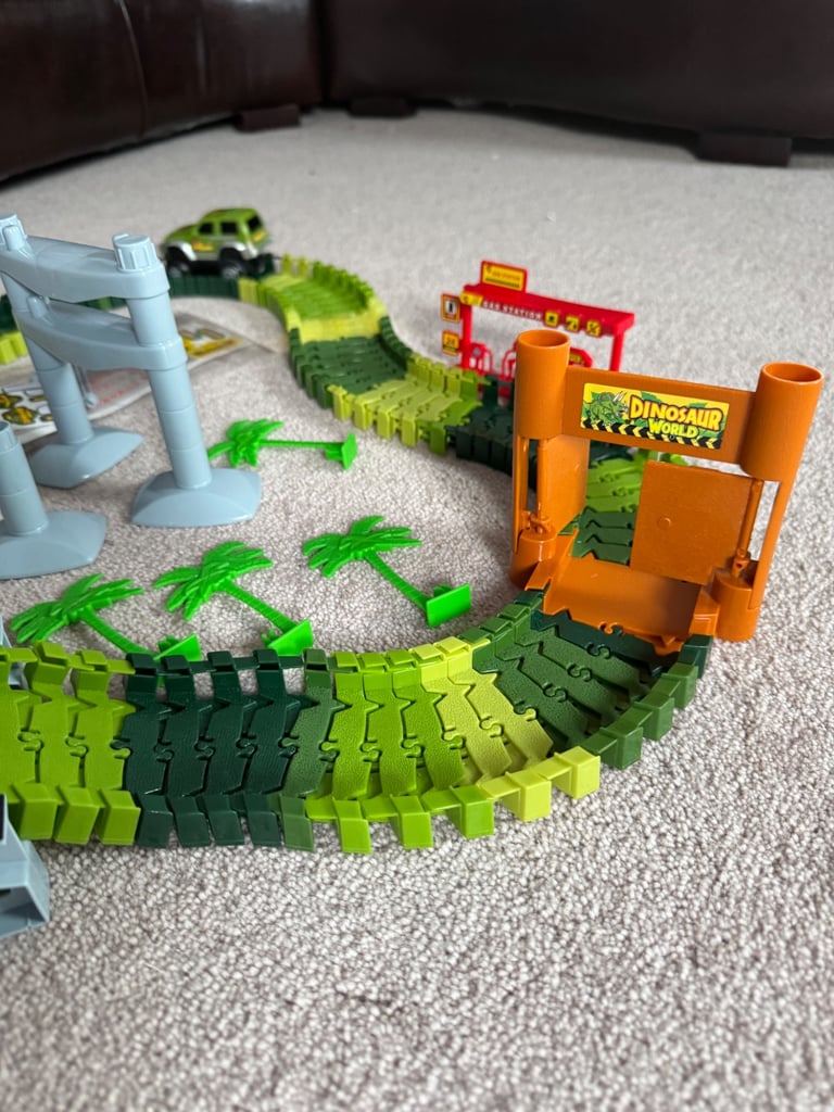 Flexible track and car