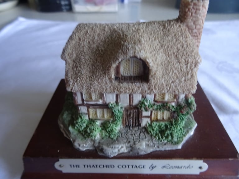 image for Lilliput Lane Cottages - The Thatched Cottage