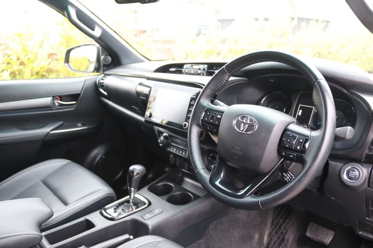 2023 Toyota Hilux 2.8 D-4D Invincible X Pickup Double Cab 4dr Diesel Auto 4WD Euro 6 (s/s) (2 PIC...