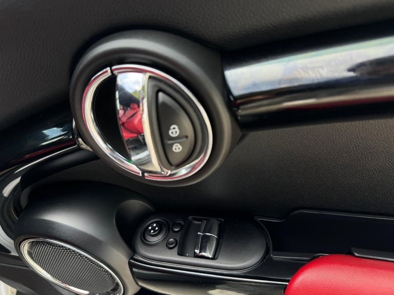 2014 MINI Cooper 2.0 PETROL AUTO Hatchback Petrol Semi Automatic