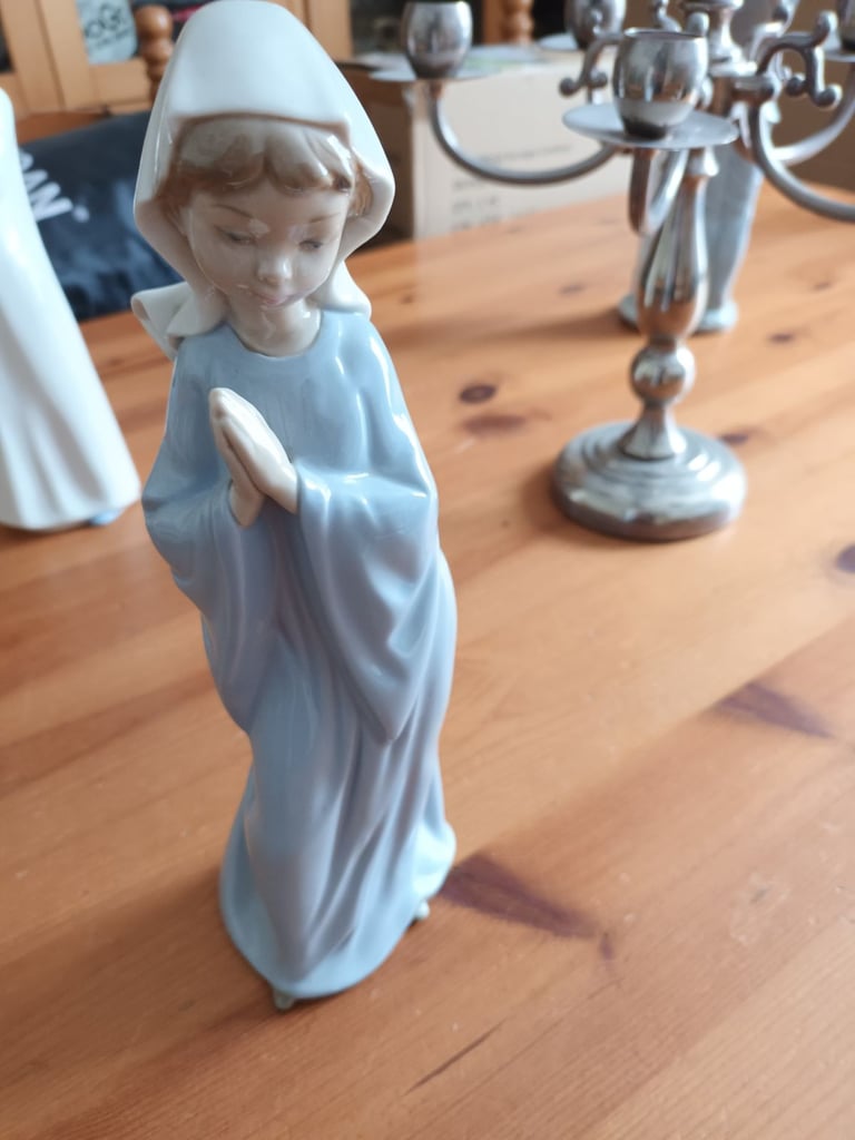 image for LLADRO DAO girl praying figurine 