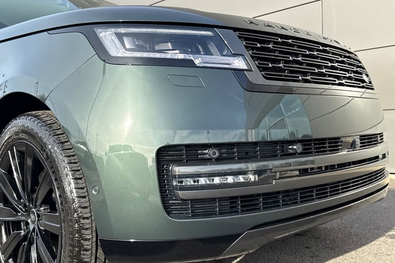 2025 Land Rover Range Rover 3.0 P460e 38.2kWh Autobiography Auto 4WD Euro 6 (s/s) 5dr SUV Automatic