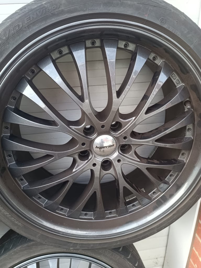 4 Hyperion wheels / tyres