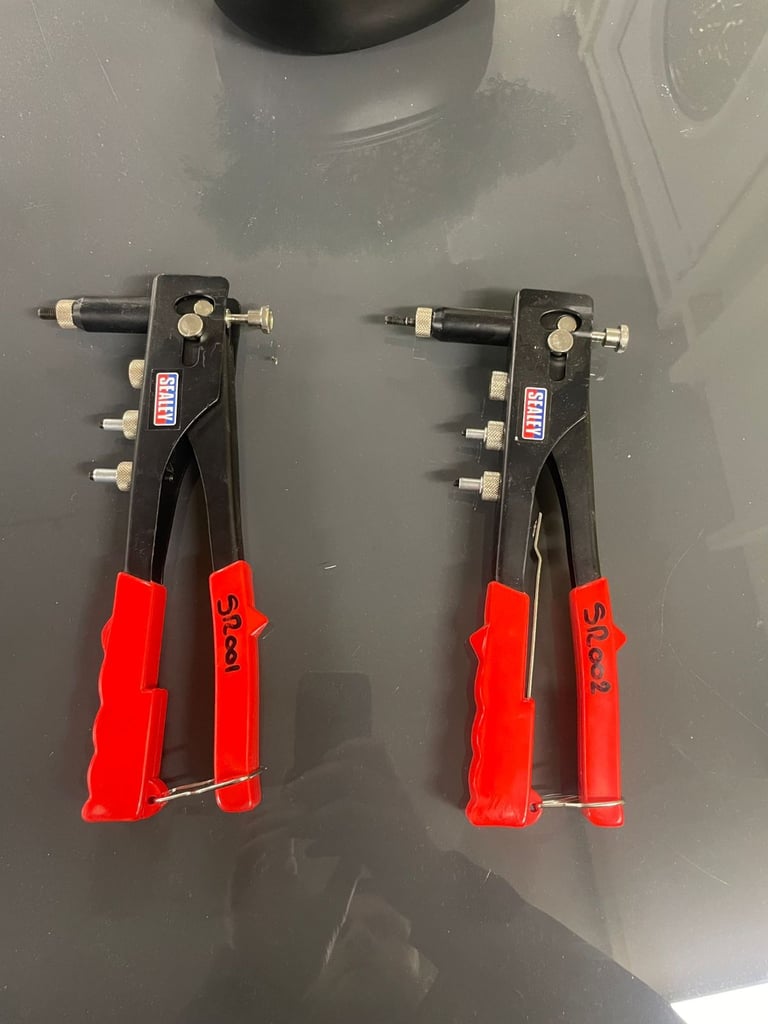 Sealey Heavy Duty Rivet Gun – Professional Hand Riveter Tool for Metal, Car, and DIY Work