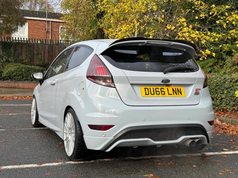 2016 Ford Fiesta 1.6T EcoBoost ST-200 Euro 6 3dr HATCHBACK Petrol Manual