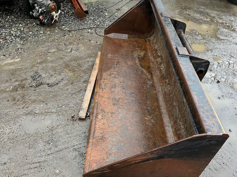 Manitou telehandler bucket