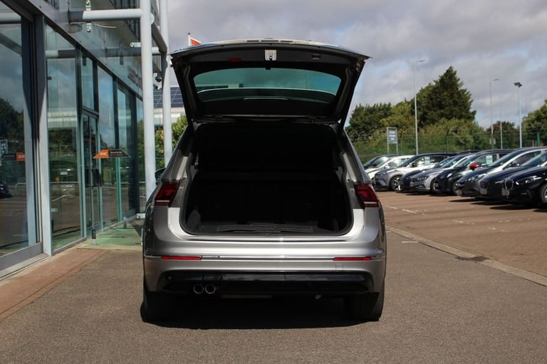 2020 70 VOLKSWAGEN TIGUAN 2.0 TDI R-LINE TECH SUV 5DR DIESEL DSG EURO 6 (S/S) (1