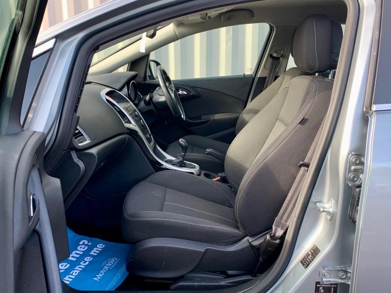 2016 Vauxhall Astra 1.6i SRi Euro 6 5dr HATCHBACK Petrol Manual