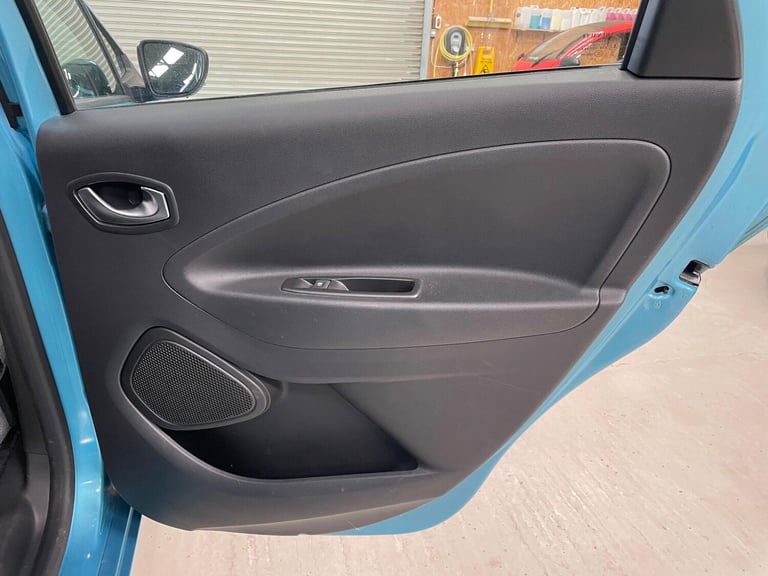 2020 Renault Zoe R135 52kWh Iconic Auto 5dr (i, Rapid Charge) HATCHBACK Electric Automatic