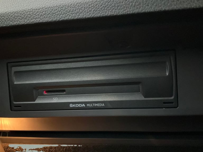 2018 Skoda Superb 1.4 TSI ACT SE Hatchback 5dr Petrol Manual Euro 6 (s/s) (150 ps) - PARK SEN Hat...