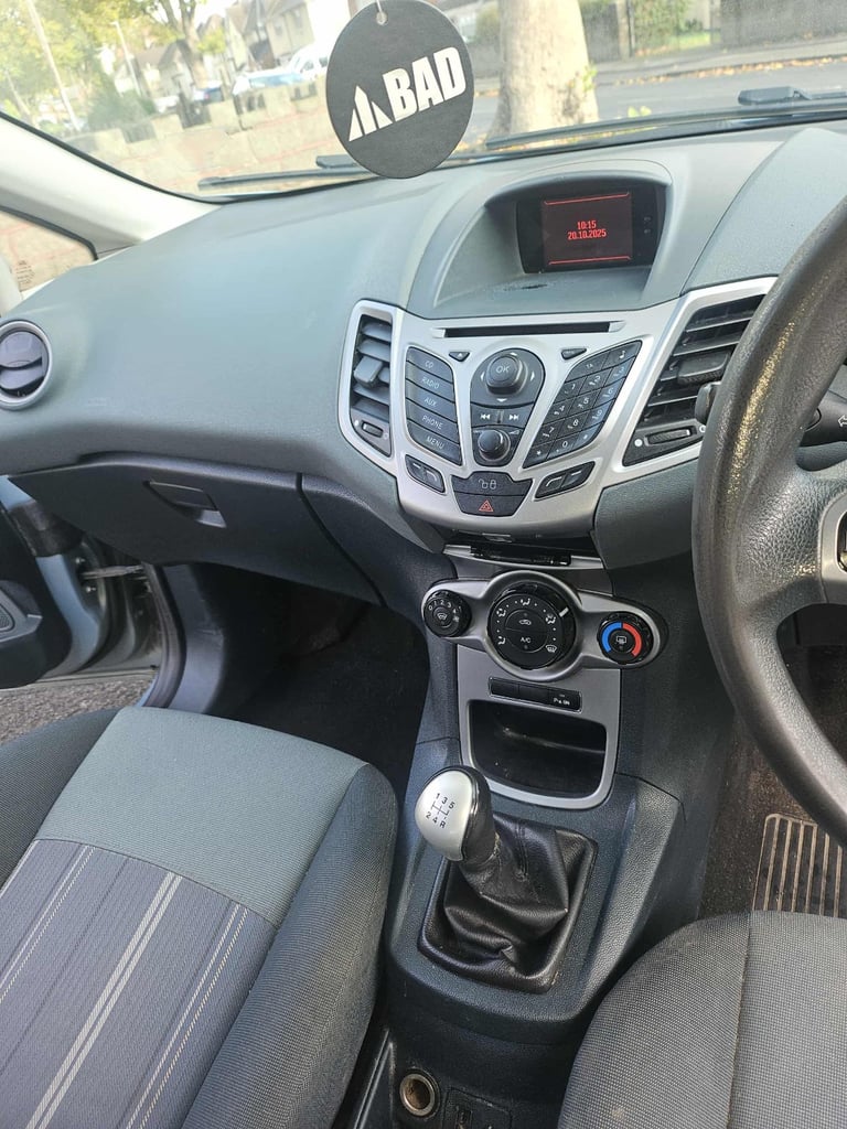  I sell ford fiesta 1.6 diesel Ford, FIESTA, Hatchback, 2010, Manual, 1560 (cc), 5 doors