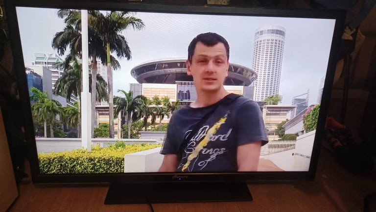 FREE DELIVERY excellent 40 LED full HDTV 1080p freeveiw channels inbuilt 