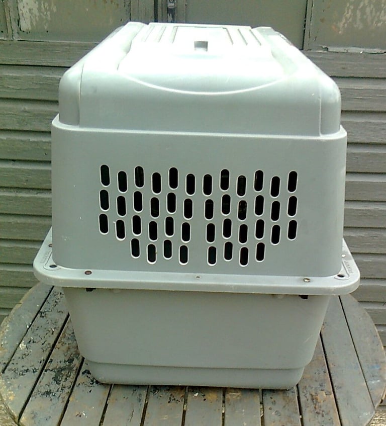 ‘Dog Cage/Crate/ Transport box, No Text Please, Large, heavy duty, 2'9 long, 2'1 high, 1'11 wide