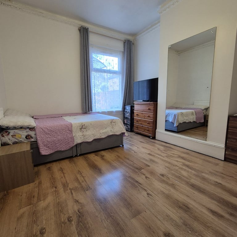 image for Brand new 1 bedroom garden property in chingford! FIRST TO VIEW WILL TAKE
