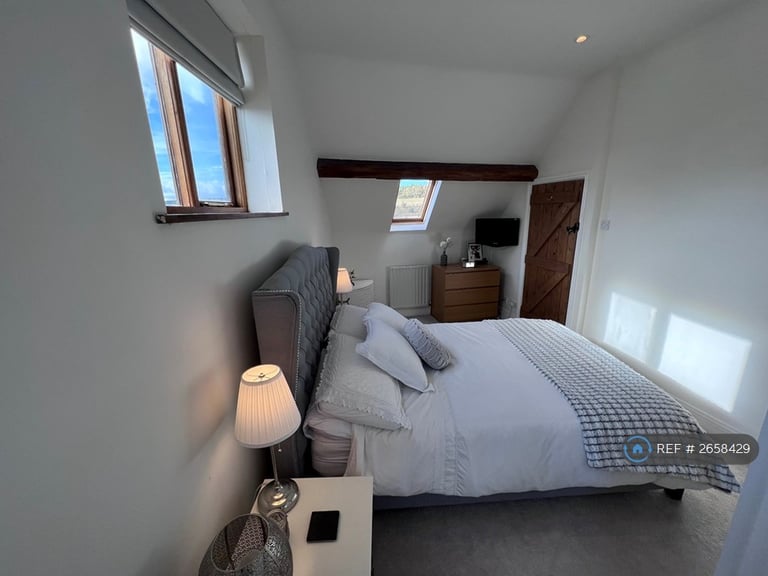 3 bedroom house in Manor Farm Court, Gaydon, Warwick, CV35 (3 bed) (#2658429)