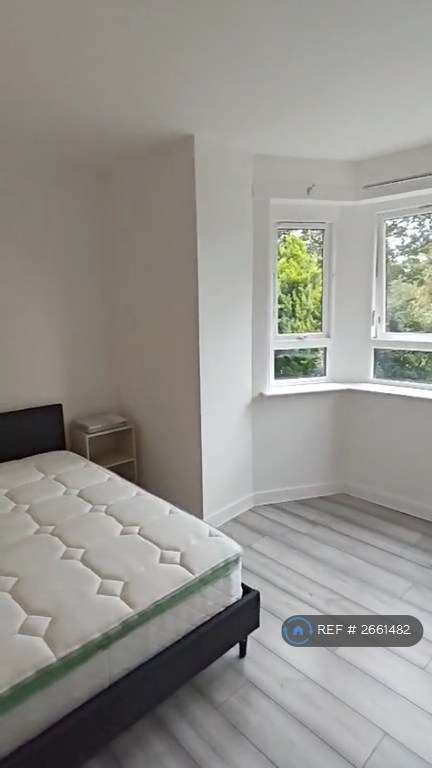 3 bedroom flat in Bedford Avenue, Aberdeen, AB24 (3 bed) (#2661482)
