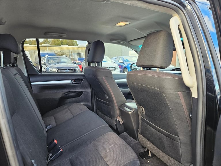 2018 TOYOTA HILUX INVINCIBLE D-4D 4WD 150BHP 2.4 D/CAB**ONLY 50K MILES**