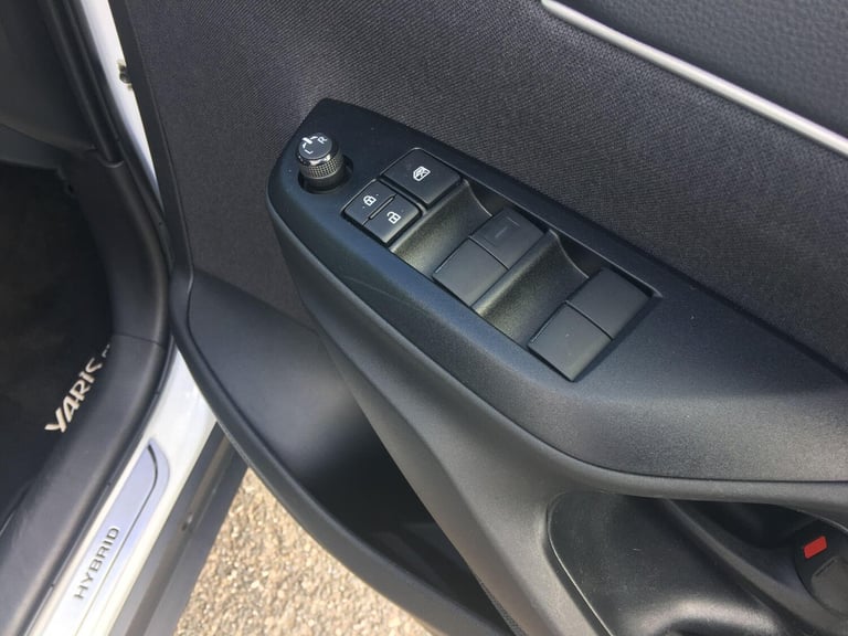2023 Toyota Yaris Cross 1.5 VVT-h Icon SUV 5dr Petrol Hybrid E-CVT Euro 6 (s/s) (116 ps) HATCHBAC...