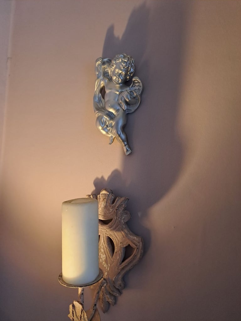 Wall sconces