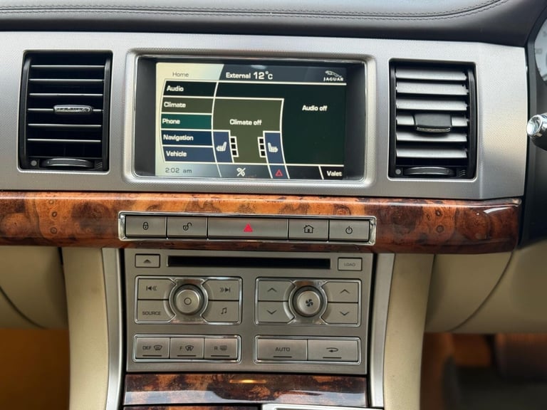 2009 Jaguar XF 3.0d V6 Premium Luxury 4dr Auto SALOON DIESEL Automatic