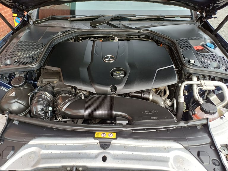 Mercedes-Benz, C CLASS, Saloon, 2018, Semi-Auto, 2143 (cc), 4 doors