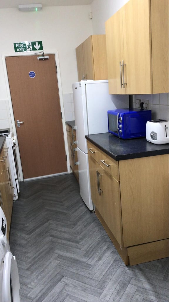 Double Room To Rent on Trenville Ave, Sparkhill. Supported Accommodation. 24Hr Move In