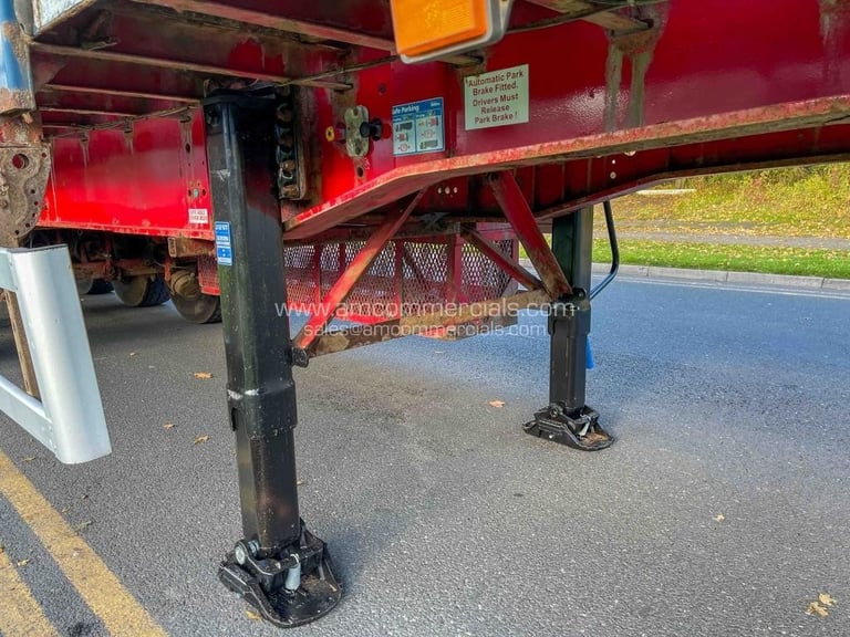 SDC CRANE MOUNTED DROPSIDE FLATBED BRICK GRAB