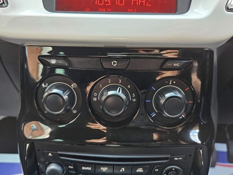 2010 Citroen DS3 1.6 HDi Black 3dr HATCHBACK DIESEL Manual