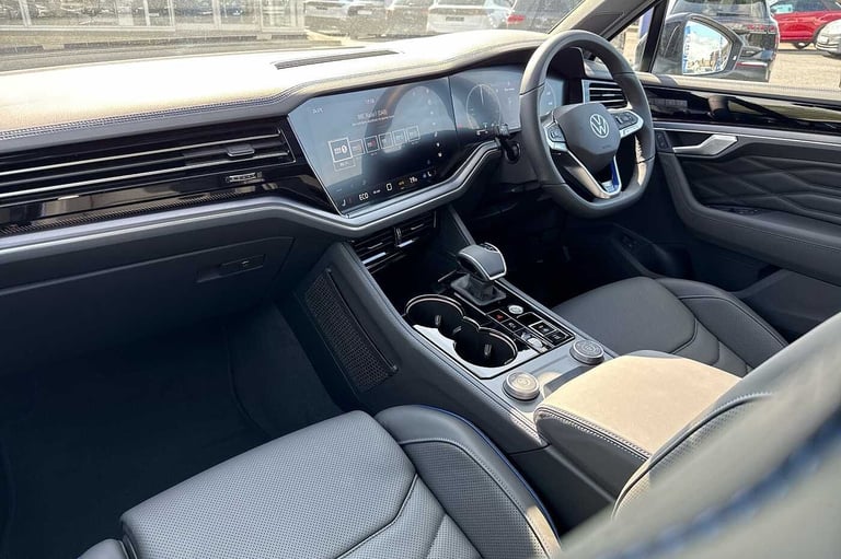 2025 Volkswagen Touareg 3.0 V6 TSI eHybrid 4Motion R 5dr Tip Auto ESTATE PETROL/ELECTRIC Automatic