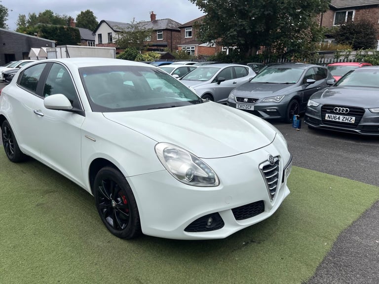 2011 Alfa Romeo Giulietta 1.4 TB MultiAir Lusso Euro 5 (s/s) 5dr HATCHBACK Petrol Manual