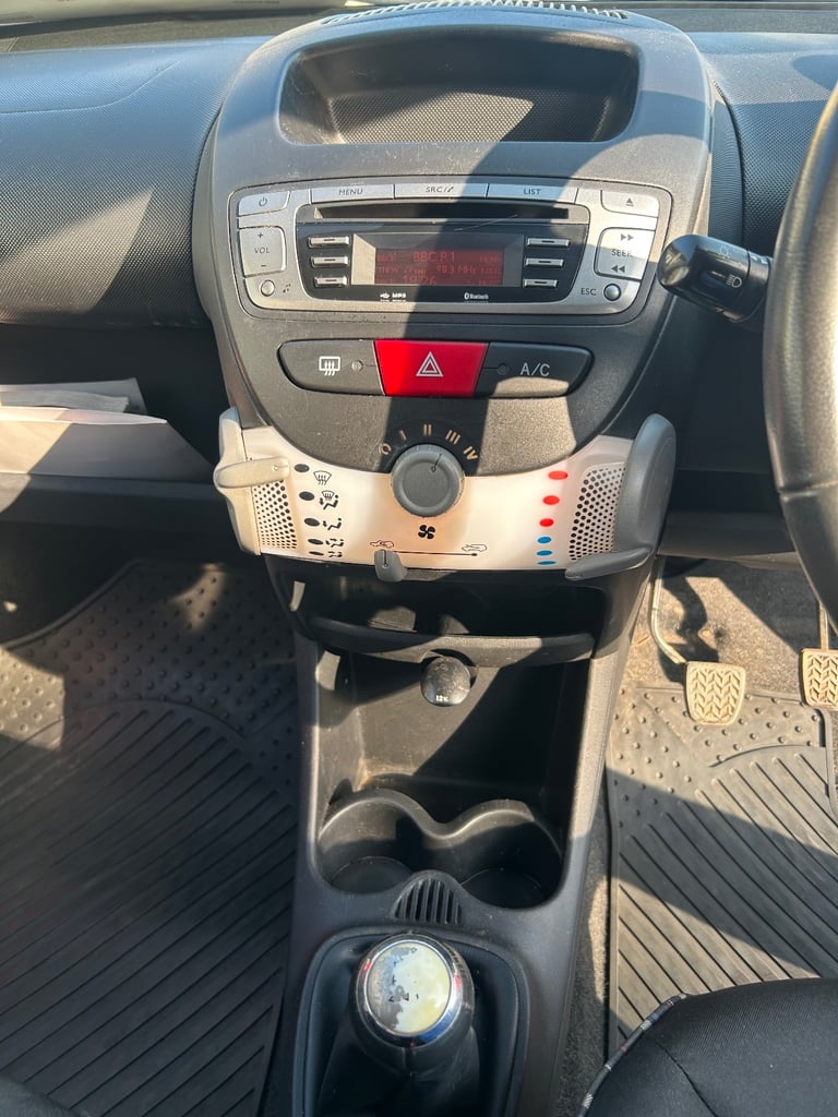 Citroen, C1, Hatchback, 2013, Manual, 998 (cc), 5 doors
