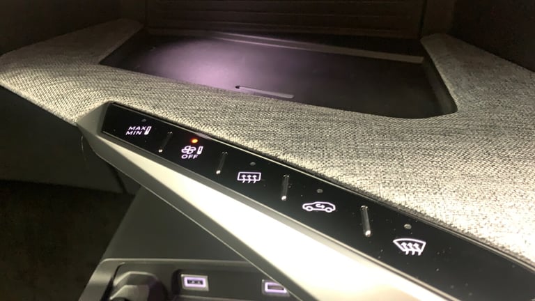 2024 Peugeot 3008 73kWh GT SUV 5dr Electric Auto (210 ps) SUV Electric Automatic