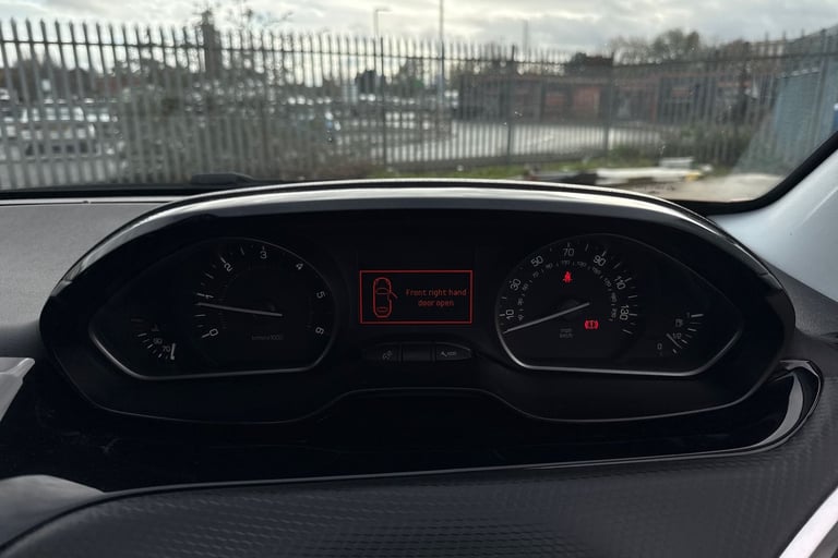 2018 Peugeot 208 1.5 BlueHDi Tech Edition 5dr Hatchback DIESEL Manual