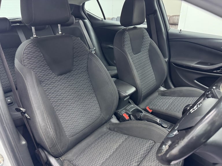 2018 Vauxhall Astra 1.6 CDTi BlueInjection SRi Euro 6 (s/s) 5dr HATCHBACK Diesel Manual