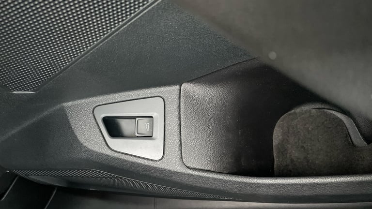 2018 Volkswagen Touareg 3.0 V6 TDI 4Motion R-Line Tech 5dr Tip Auto Diesel Estate Estate Diesel A...