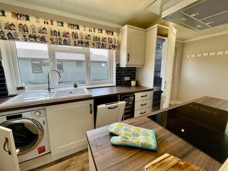 Seaview Luxury Lodge South Coast CALL TOM 0️⃣7️⃣9️⃣7️⃣9️⃣1️⃣2️⃣7️⃣8️⃣5️⃣5️⃣ 