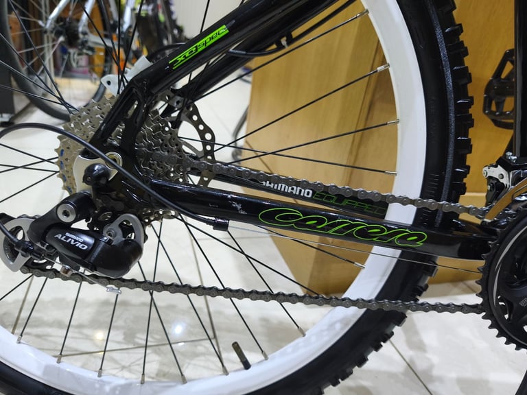 Mens Carrera bike excellent condition 
