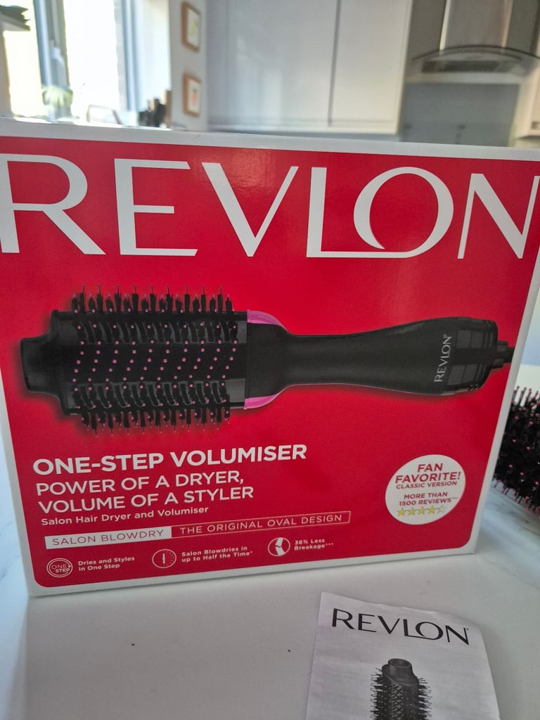 REVLON Salon One-Step Hair Dryer and Volumisee