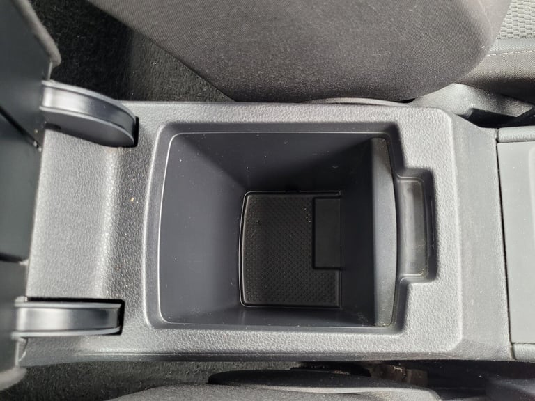  Volkswagen Golf 35.8kWh e-Golf Auto 5dr Electric Automatic