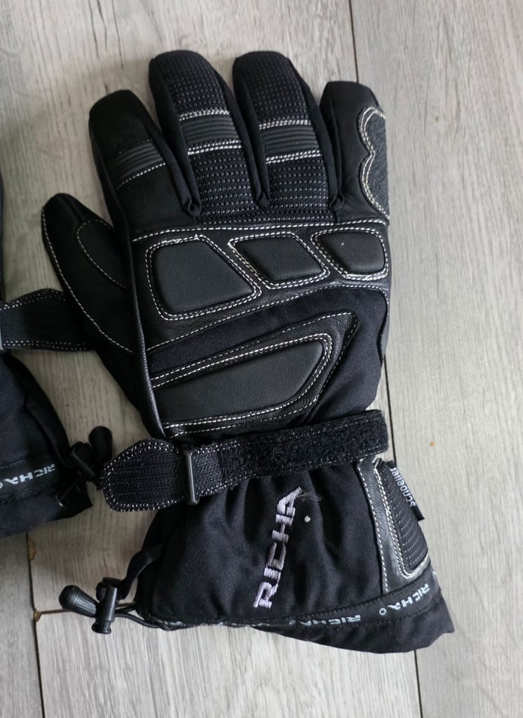 RICHA MOTORBIKE GLOVES 