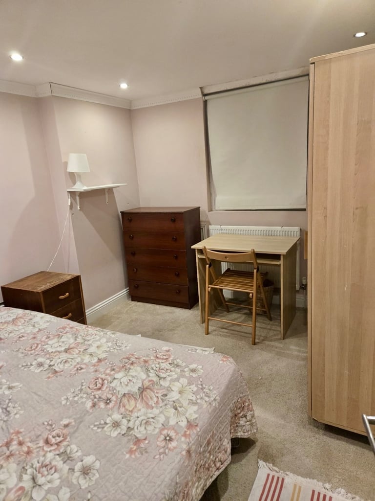 Rent Double Room  Separate own WC/Shower  N17 