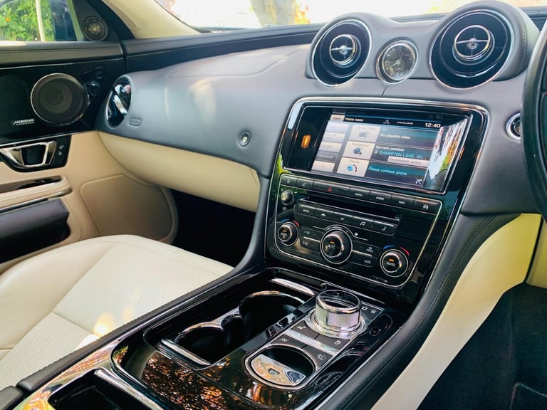 2014 Jaguar XJ 3.0d V6 Portfolio Auto Euro 5 (s/s) 4dr SALOON Diesel Automatic