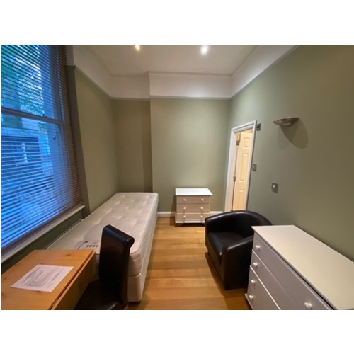 EnSuite Room With All Bills Included on Charleville Road, W14 9JH in Earls Court, London